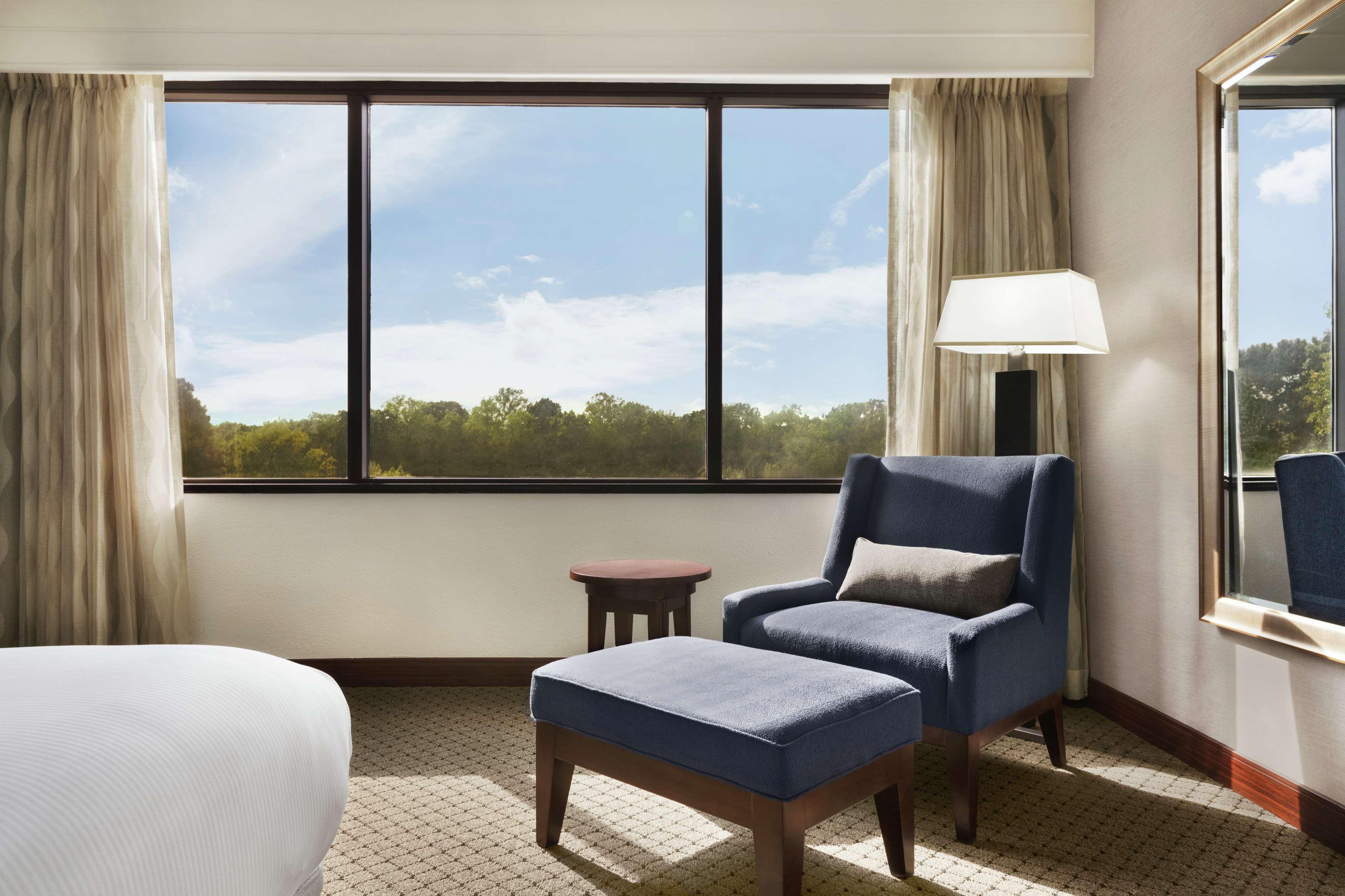 Hotel Doubletree By Hilton South Charlotte Tyvola Exterior foto