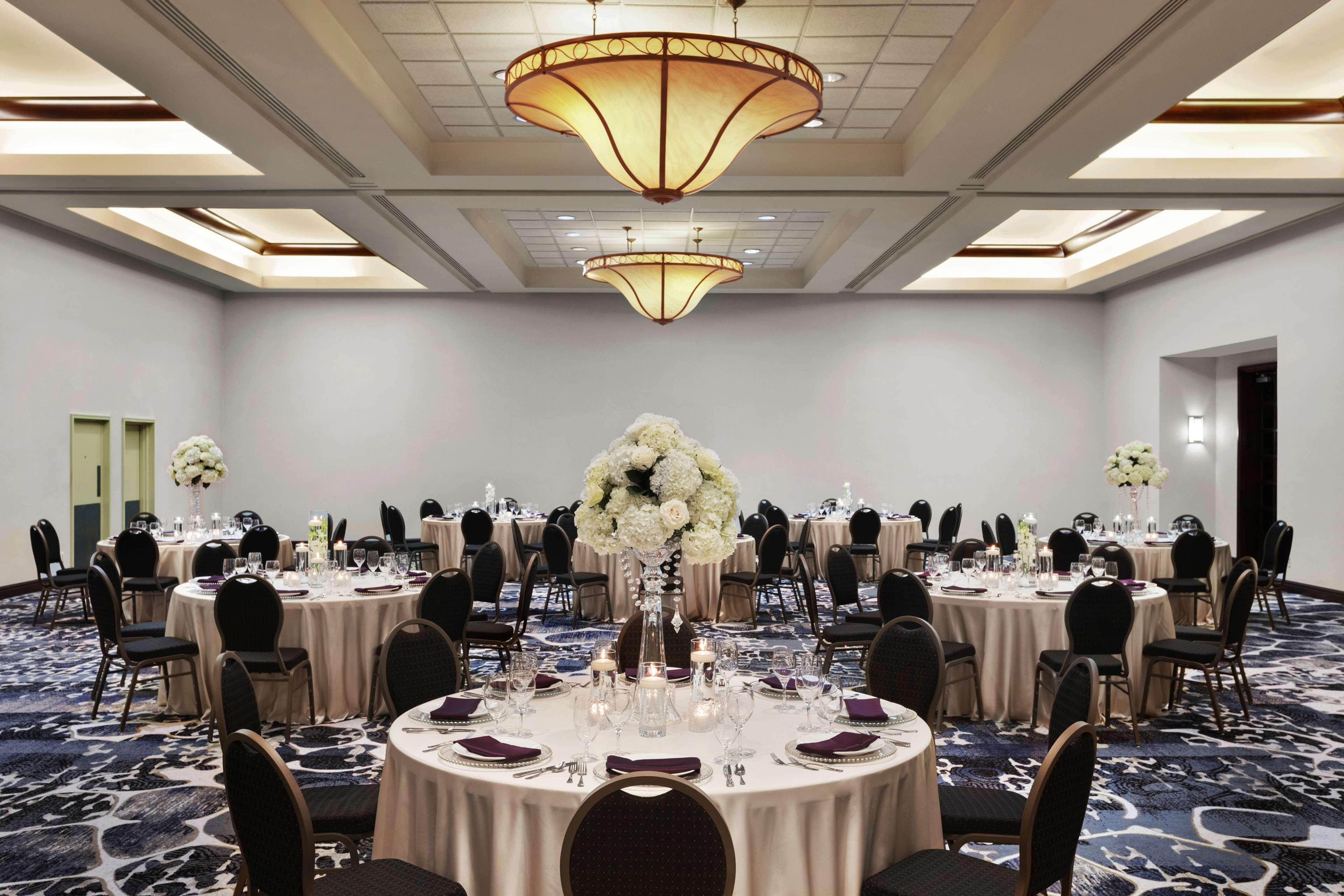 Hotel Doubletree By Hilton South Charlotte Tyvola Exterior foto