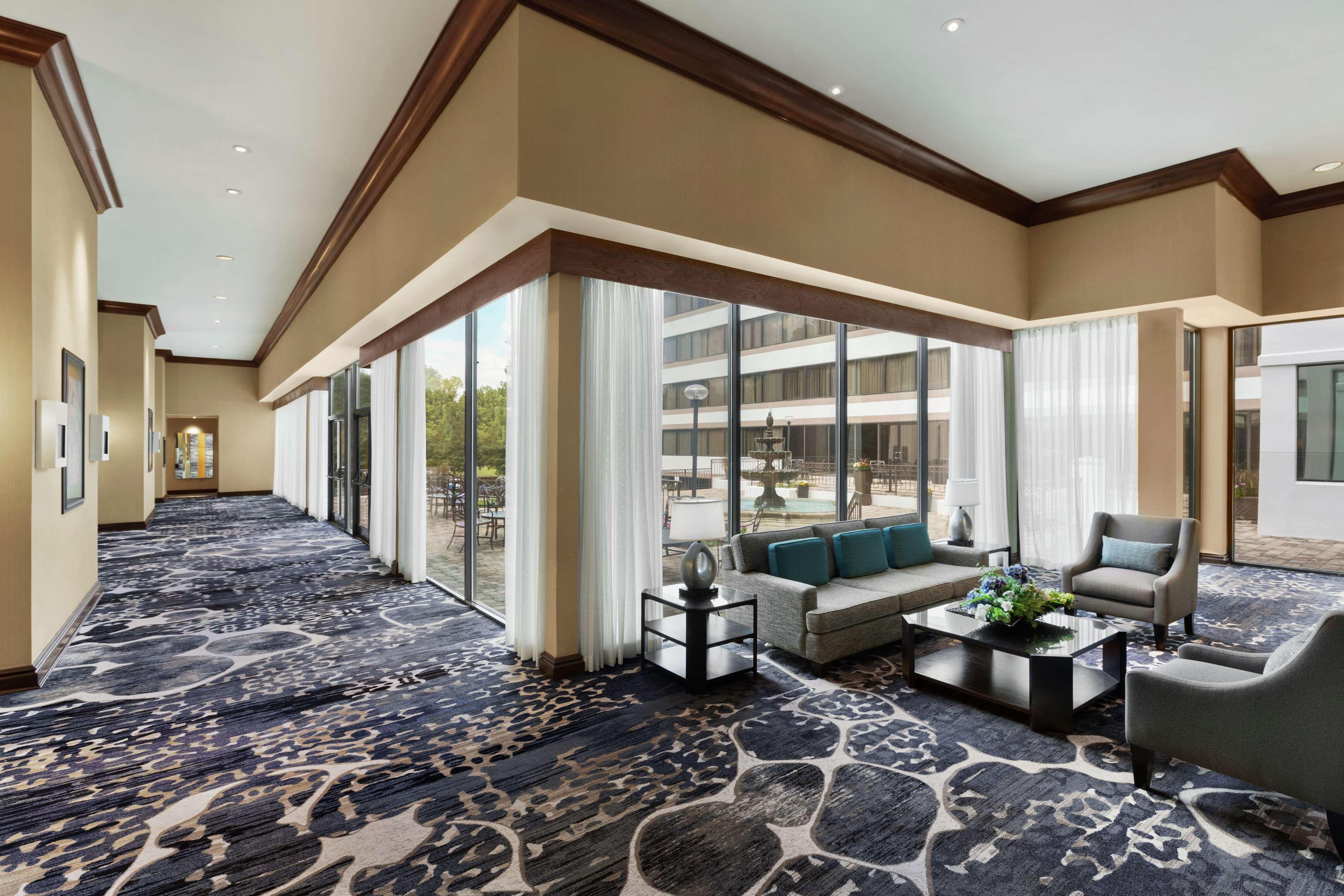 Hotel Doubletree By Hilton South Charlotte Tyvola Exterior foto