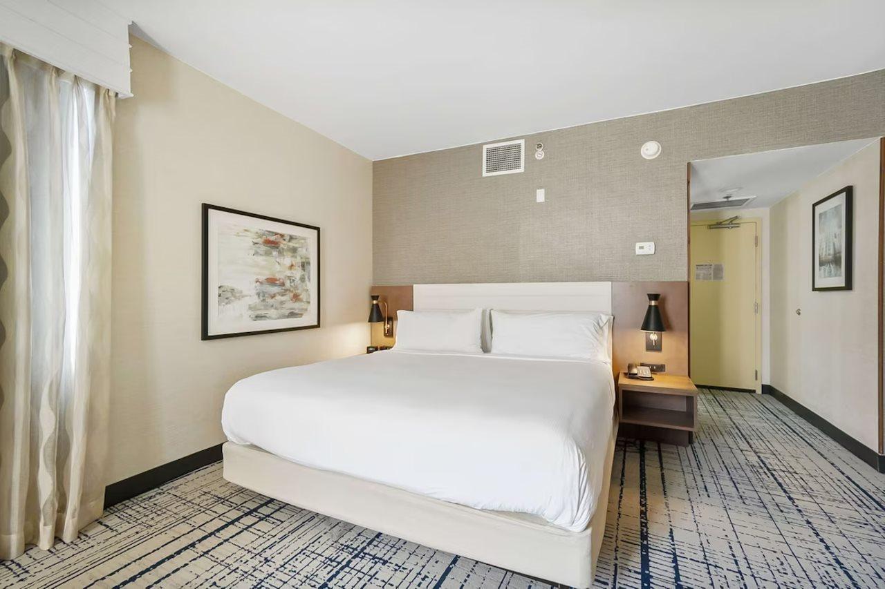 Hotel Doubletree By Hilton South Charlotte Tyvola Exterior foto