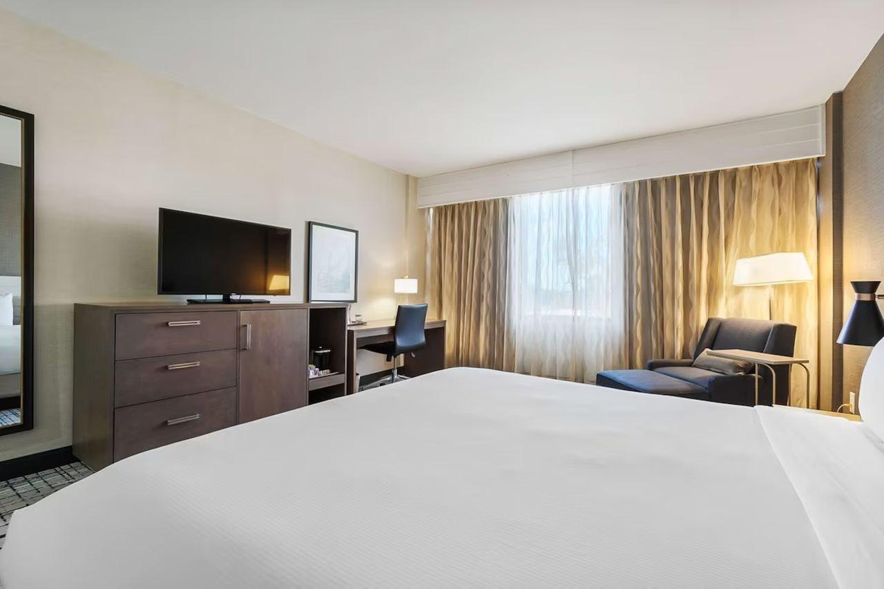 Hotel Doubletree By Hilton South Charlotte Tyvola Exterior foto
