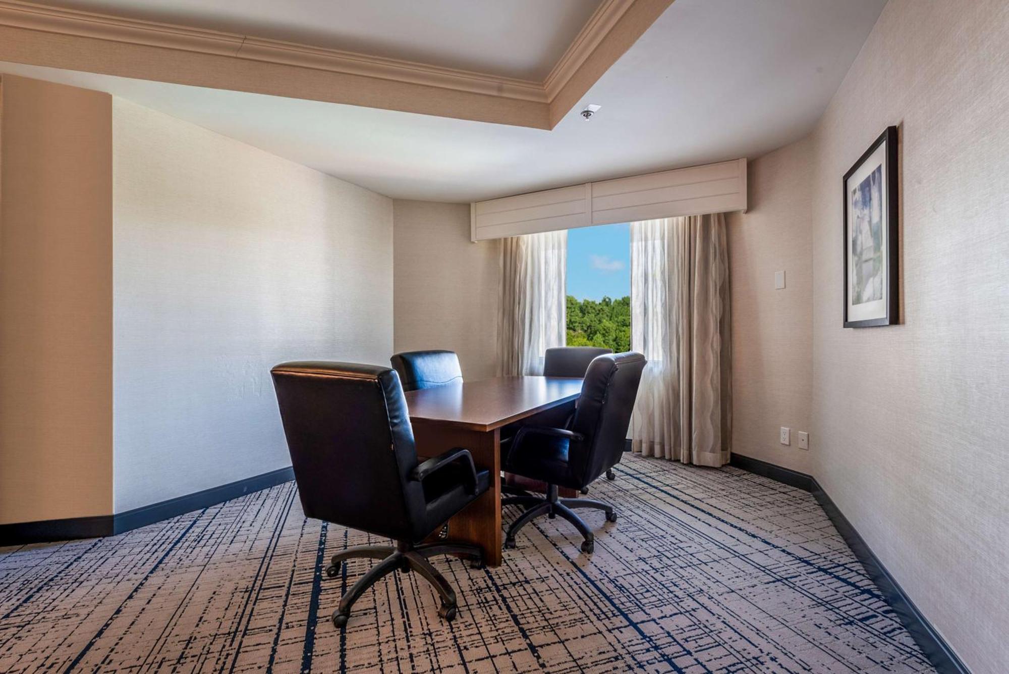 Hotel Doubletree By Hilton South Charlotte Tyvola Exterior foto