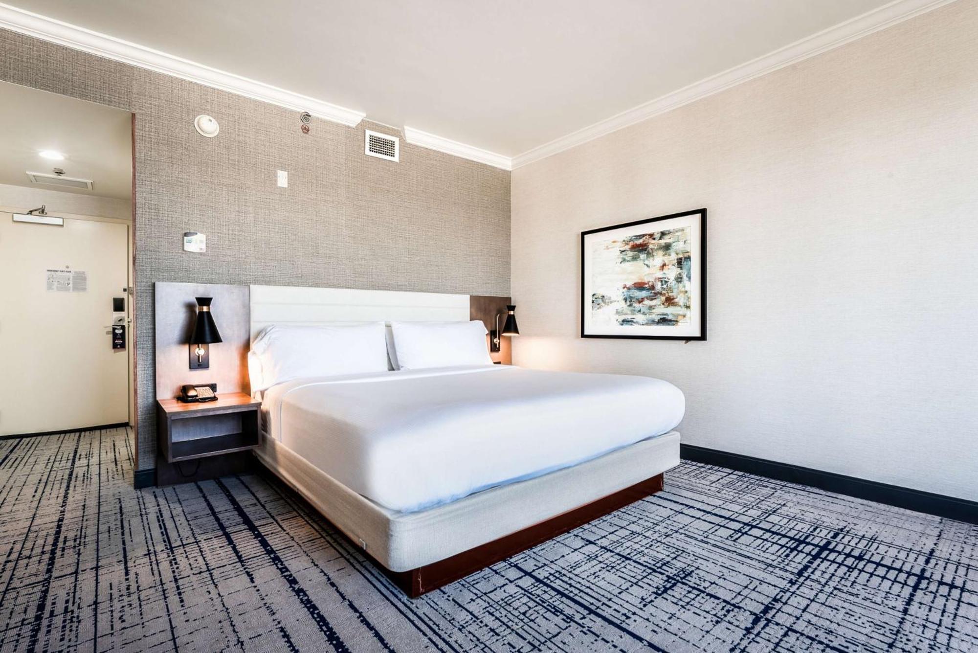Hotel Doubletree By Hilton South Charlotte Tyvola Exterior foto