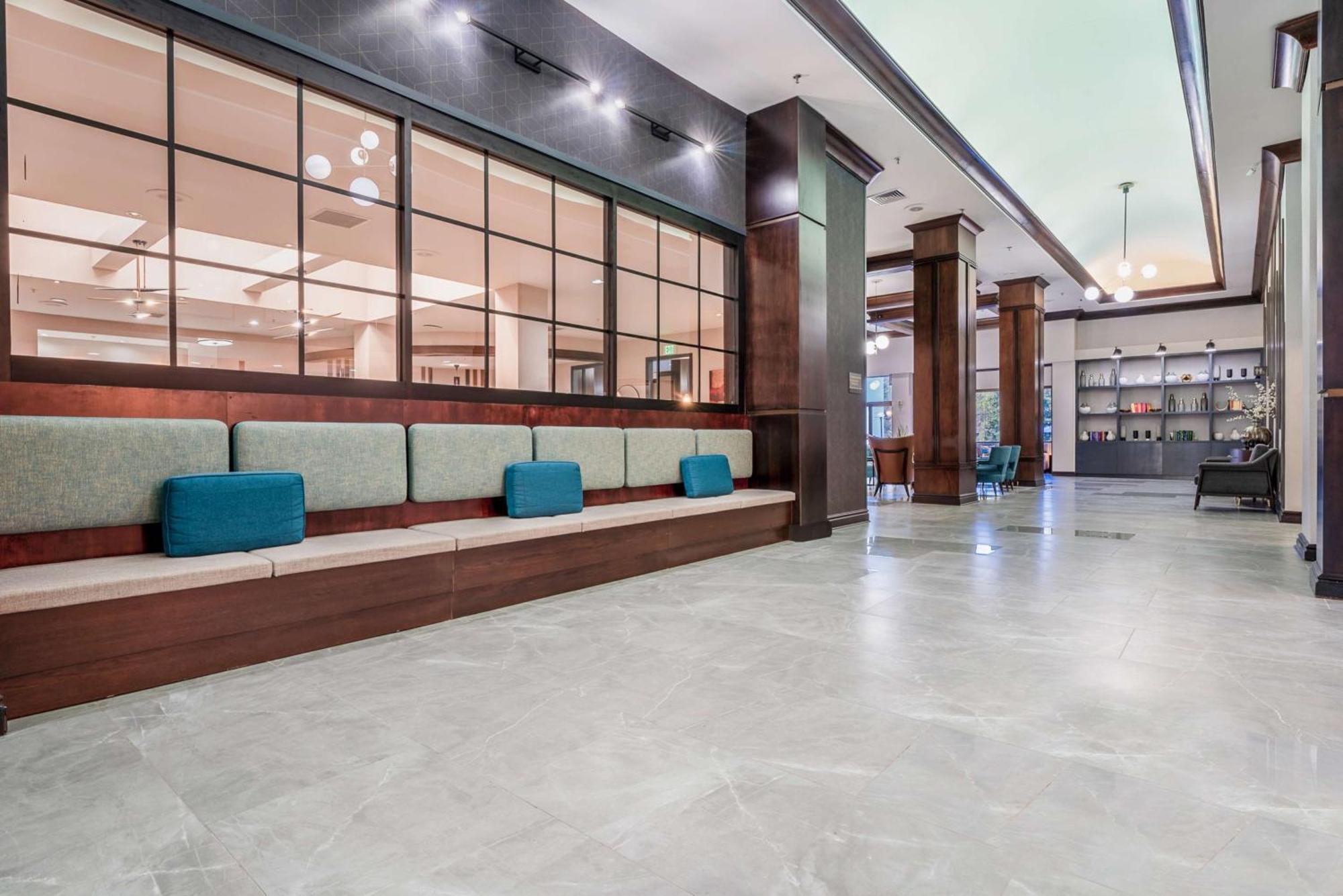 Hotel Doubletree By Hilton South Charlotte Tyvola Exterior foto